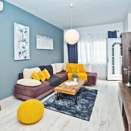 Apartman Tino With Two Sunny Terace Hvar Town Esterno foto