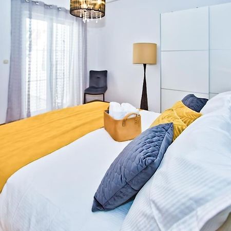 Apartman Tino With Two Sunny Terace Hvar Town Esterno foto