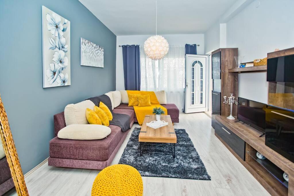 Apartman Tino With Two Sunny Terace Hvar Town Esterno foto
