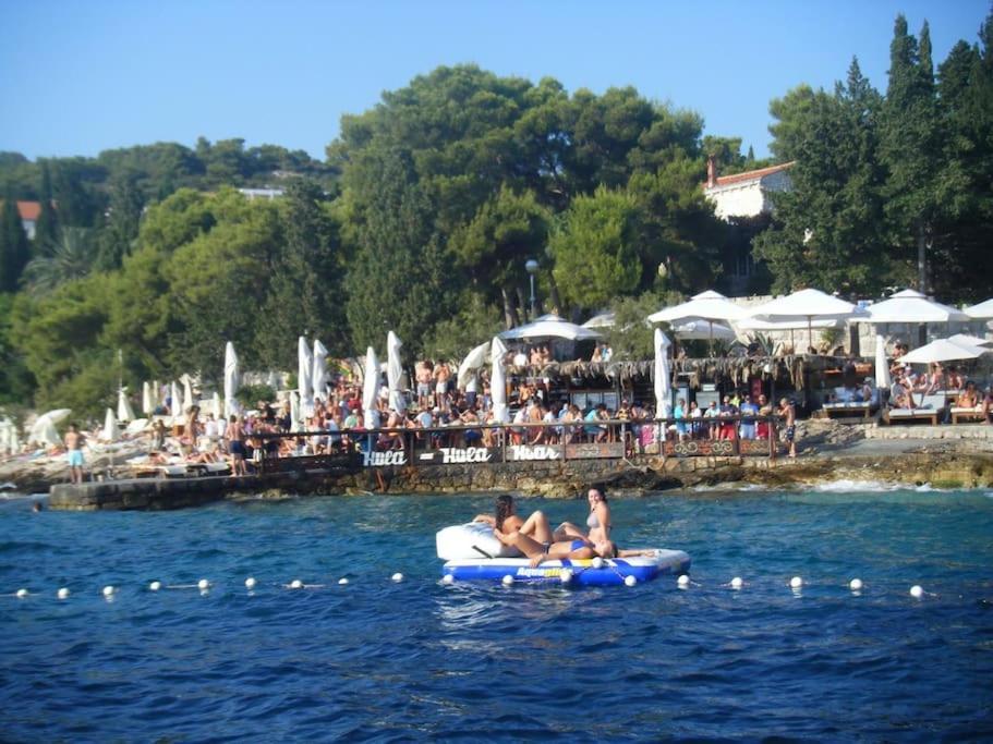 Apartman Tino With Two Sunny Terace Hvar Town Esterno foto
