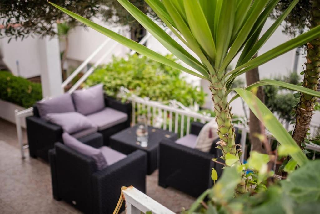 Apartman Tino With Two Sunny Terace Hvar Town Esterno foto