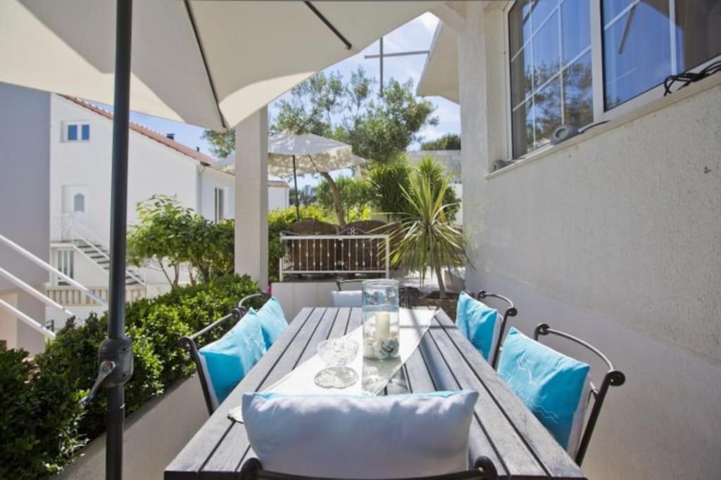 Apartman Tino With Two Sunny Terace Hvar Town Esterno foto