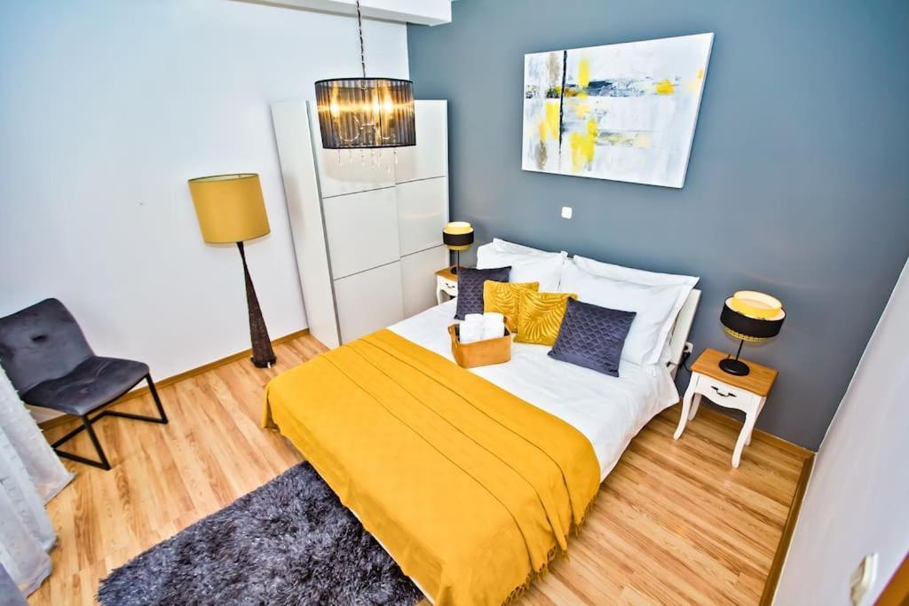 Apartman Tino With Two Sunny Terace Hvar Town Esterno foto