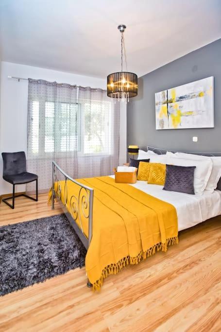 Apartman Tino With Two Sunny Terace Hvar Town Esterno foto